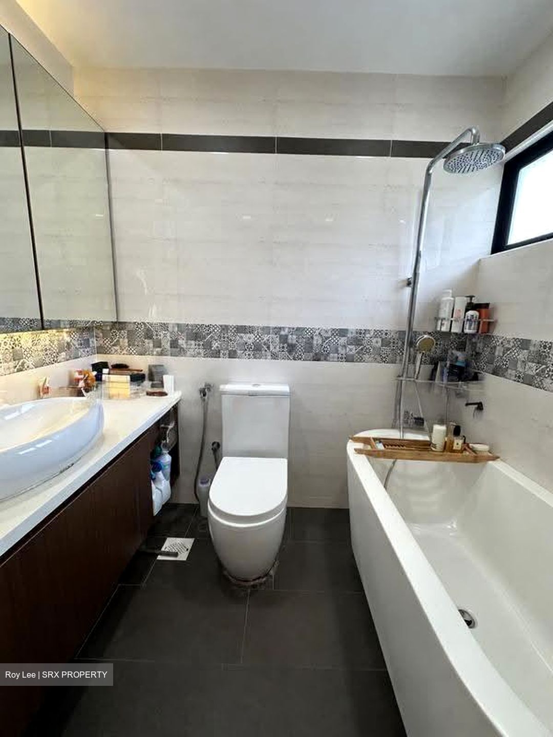 Dbella Terrace (D19), Terrace #631497311